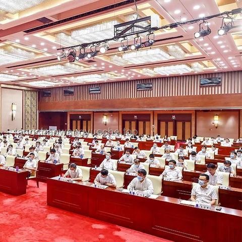 「能做你领导的人，绝大多数都比你能力强」，这句话你认同吗？对比分析
